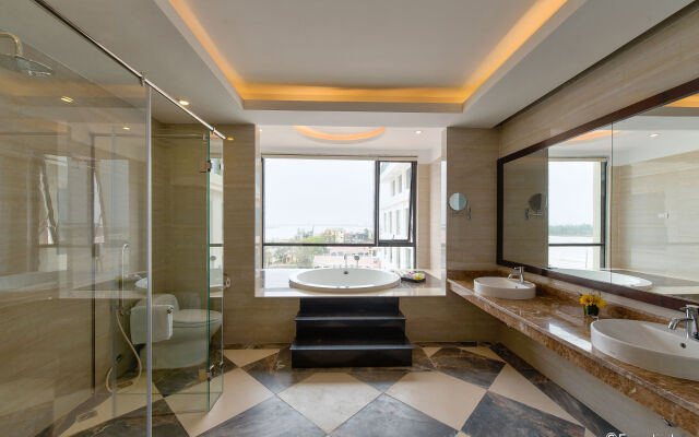 Muong Thanh Holiday Quang Binh Hotel
