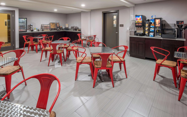 Red Lion Inn & Suites Everett