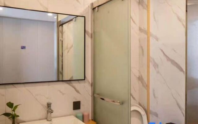 Yue Hai Jing Cheng Bo Yue Hotel