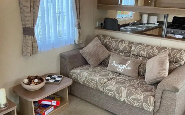 2 Bed Caravan-sleeps 6-pet Friendly