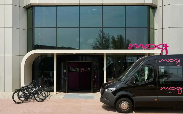 Moxy Amsterdam Schiphol Airport