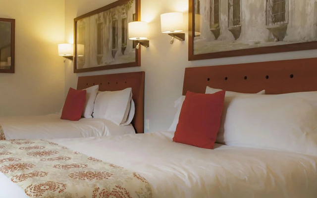 La Esmeralda en el Encanto Hotel Petit