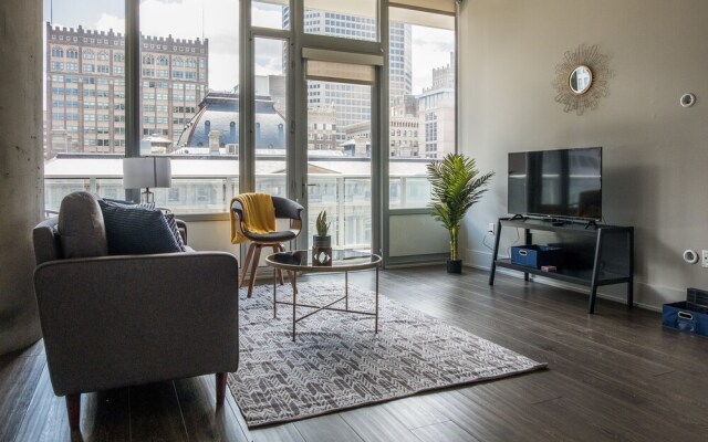 1 BR with Balcony and City Views by Frontdesk