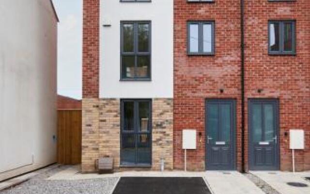 Stunning 5 Bed House in Manchester Sleeps8 wParking