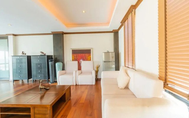 Beach Front 4 Bedroom Pool Villa RV