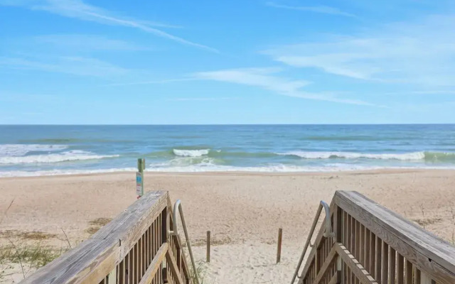 Beach 5 Villas - Immaculate 300 steps from the Ocean