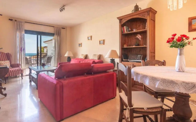 2233-Lovely 2 bedrooms on the beach, pool and port
