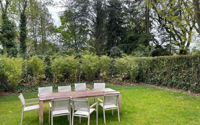 The Pink House, Uccle