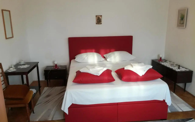 Apartments by the sea Mirca, Brac - 2854