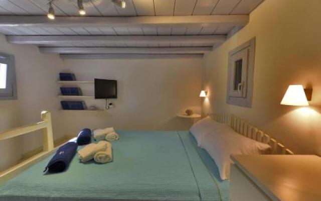 Ivi Mykonean Suites