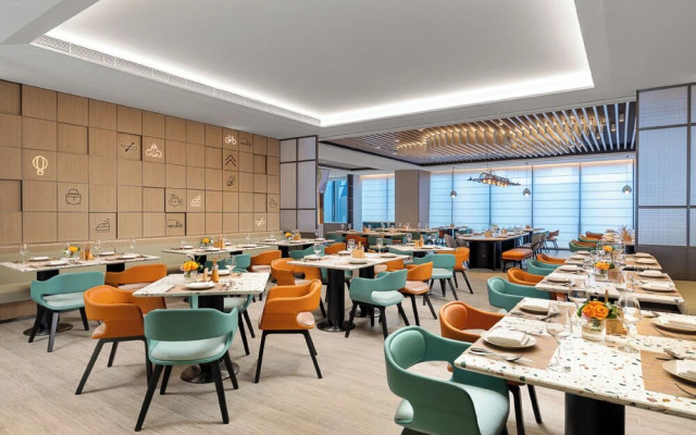 Holiday Inn Shanghai Pudong Airport by IHG