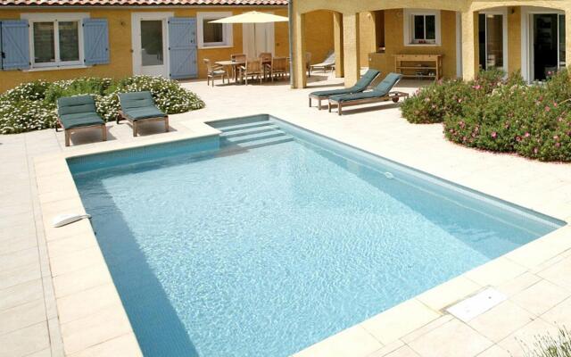 Peaceful Villa With Pool & Views