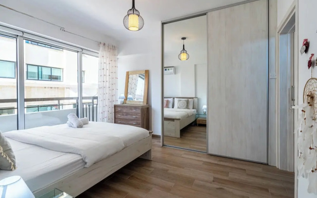 Berries 1-BR Apt in Larnaca