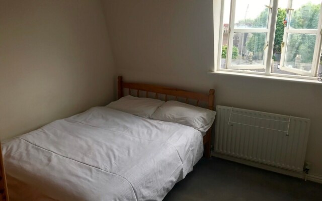 1 Bedroom Apartment In Stepney Green