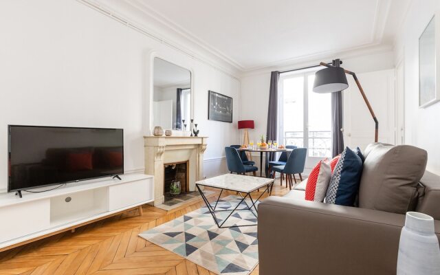 River Seine - Quartier Latin Apartment