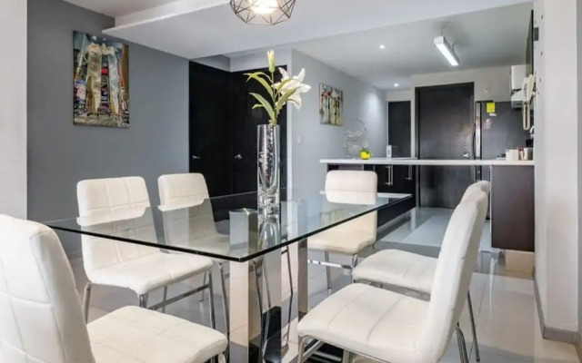 2BR Apartment With Jacuzzi - Pool - City Skyline