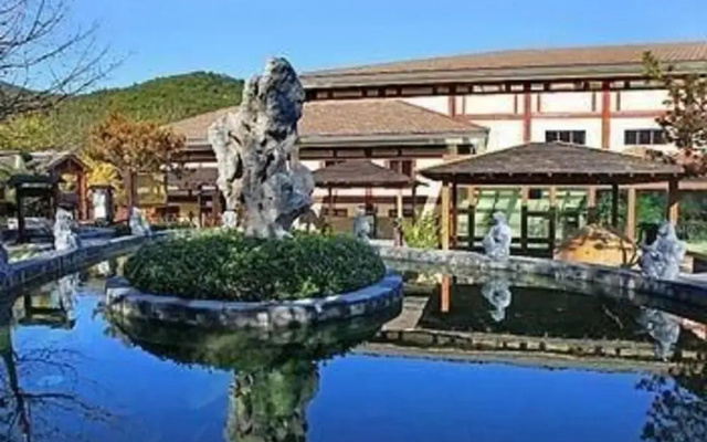 Golden Pebble Tang Dynasty International Hot Spring Resort – Outside – Dalian