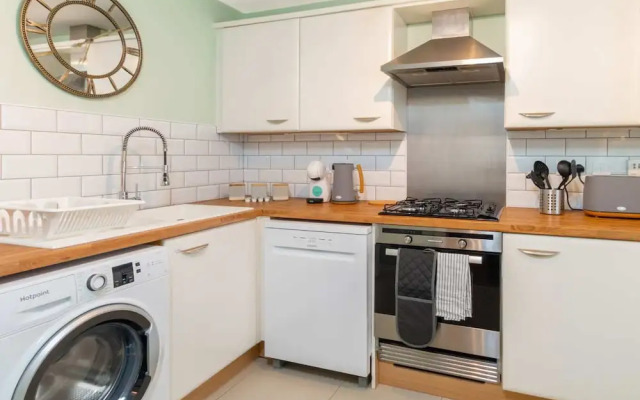 Last Minute Discount 4BR Westlake Accommodation