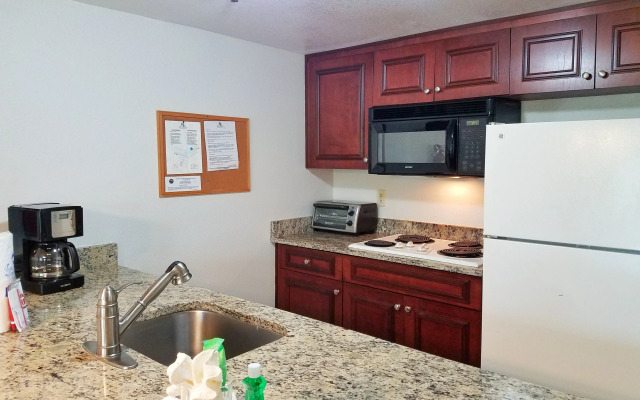 Parc Corniche Condominium Suite Hotel