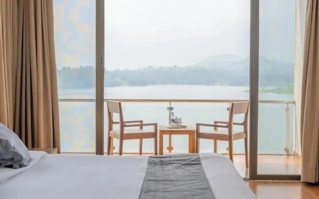 Shvas Island Resort
