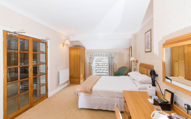 Hadlow Manor Hotel