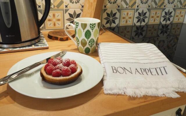 2 Bedroom Apartment Old Town Centre