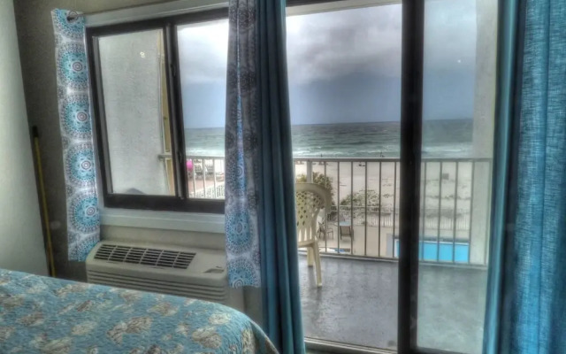 Pet Friendly Gulf Views On the Beach Steps Away 2nd Floor Private Deck