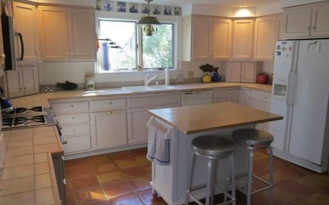 105 Fox Hill Road - Three Bedroom House