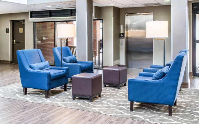 Comfort Suites Near Potomac Mills