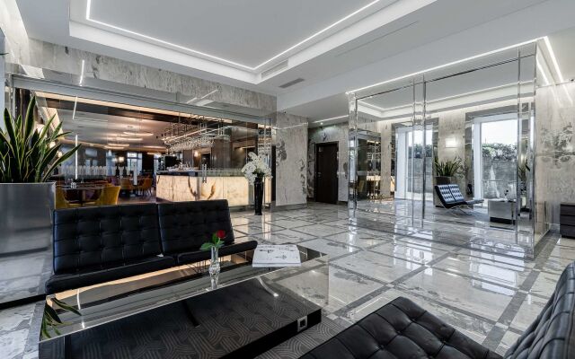 Congress Hotel