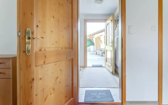 Flat in Wildsteig With Furnished Garden