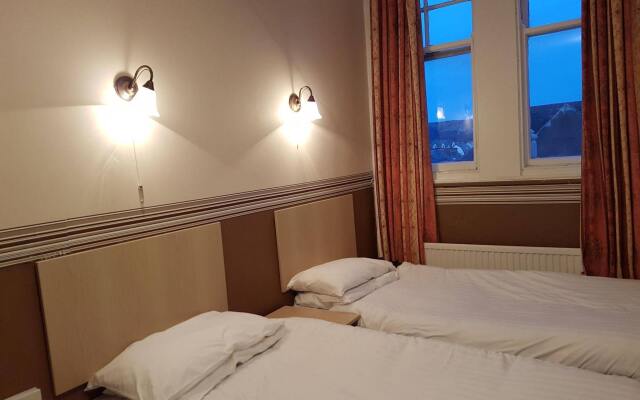 Grand Ash Hotel