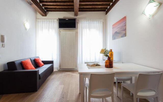 San Lorenzo Apartments