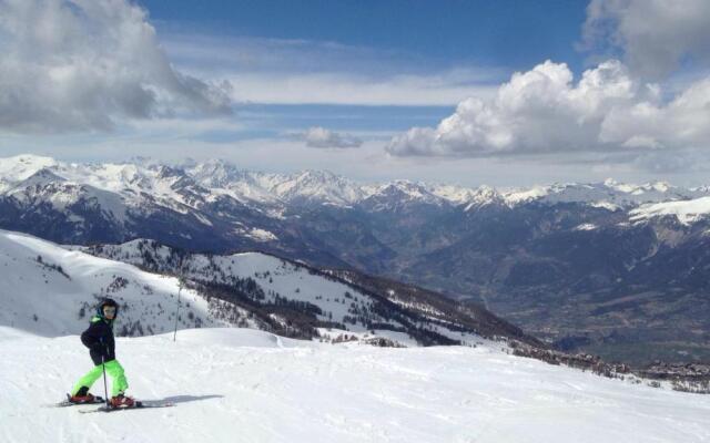 Appart 4 p pied des pistes Risoul 1850