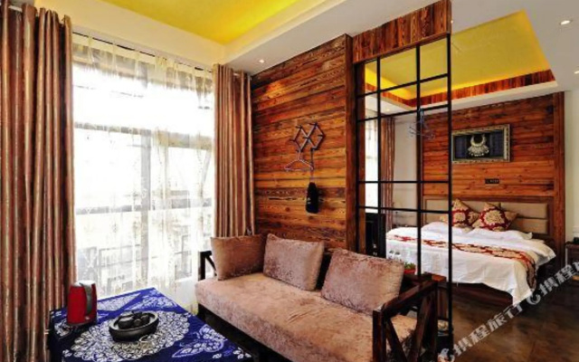 Qianhu Yisu (Observation Deck) – Guest Rooms – Qiandongnan