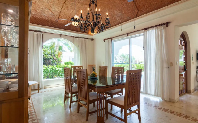 Beachfront Homes by Playa Paradise