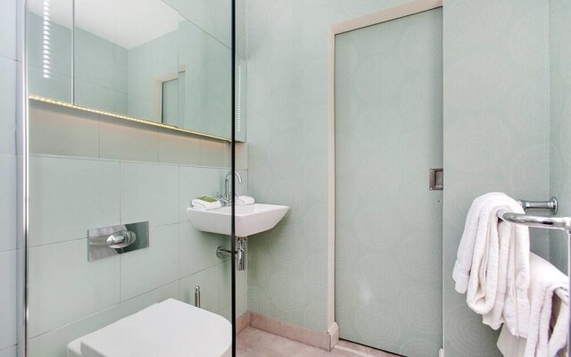 Quirky 2BR flat with terrace, near Shoreditch!