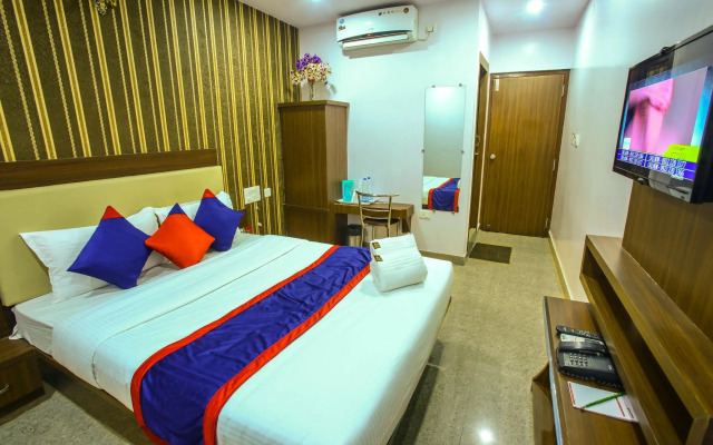 OYO 12153 Hotel B S International