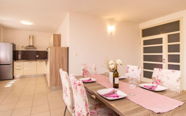 Marina - Quiet & Spacious - H