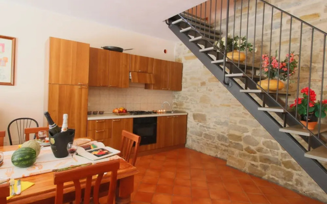 Villa ad Apecchio con Bosco