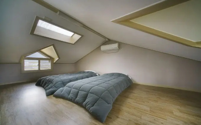 Tongyoung Mongdolhouse Pension