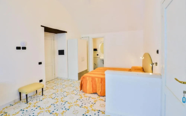 Della Monica Rooms