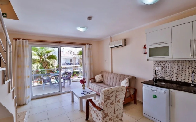 Golden Life Blue Green Residence