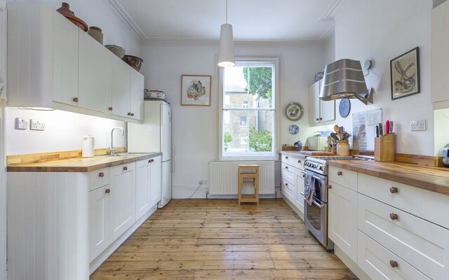 Quiet Home near Hampstead Heath