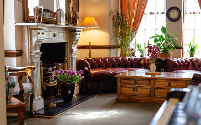 Pymgate Lodge Hotel