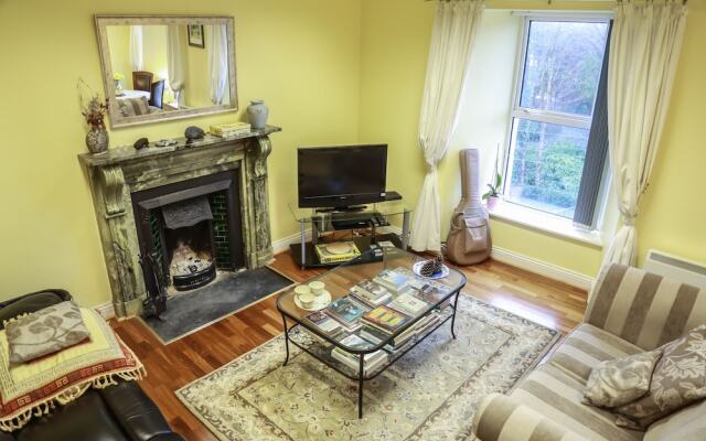 The Silver Teal Apt