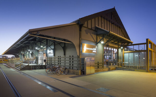 Honeysuckle Executive Apartments