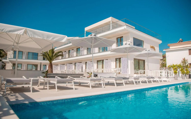 Laguna Resort
