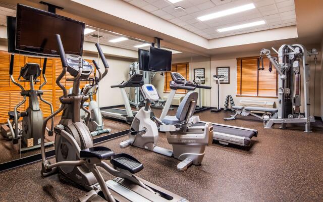 Best Western Plus Pembina Inn & Suites