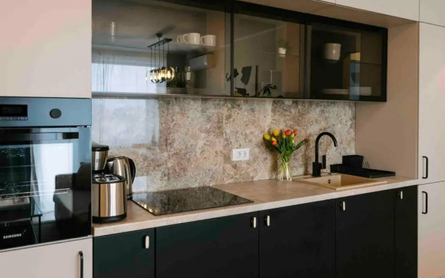 Sunny 2BR Flat-Top Location-Amazing Views